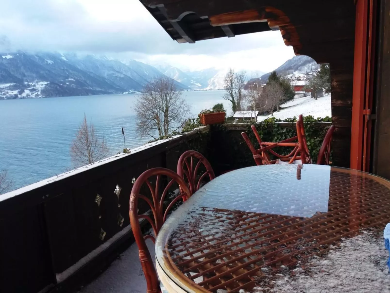 Chalet Holzwurm-Draußen