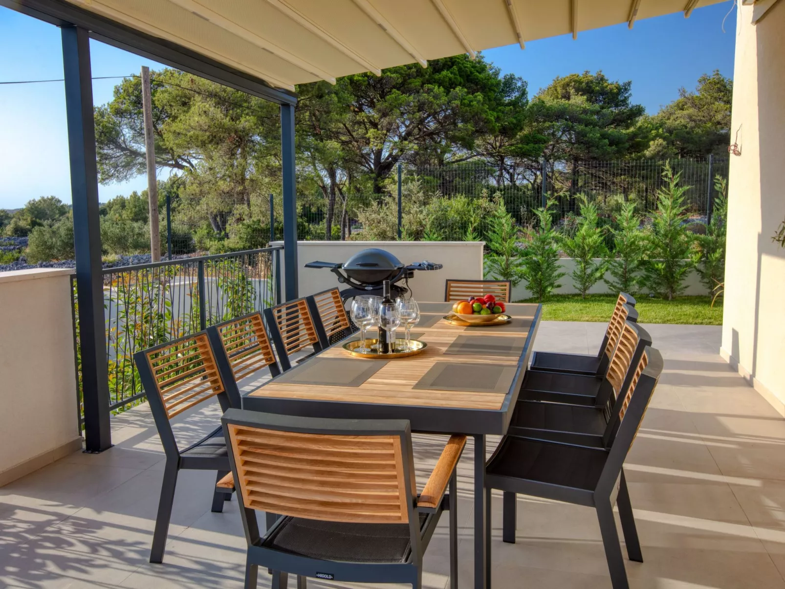 Villa Spuga-Draußen