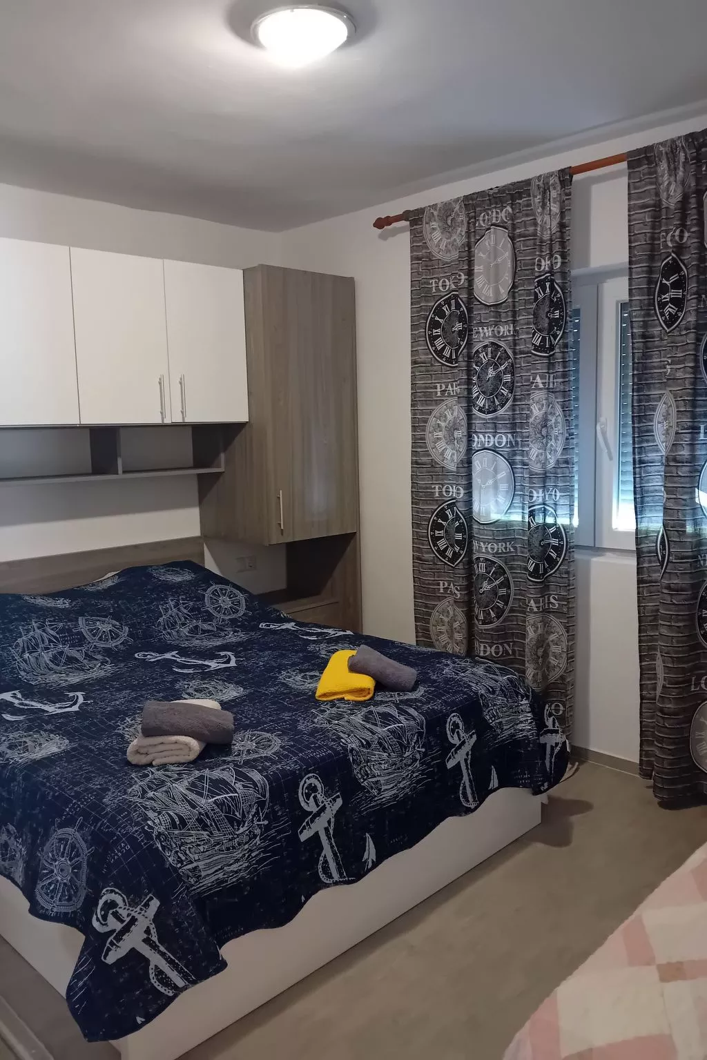 Delfa Pećarina-Inside