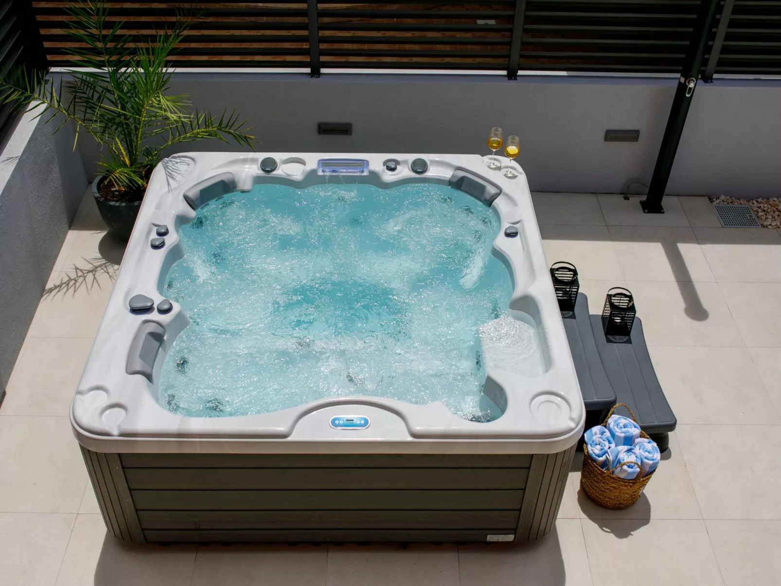 "Villa Tango2" mit Blick auf das Wasser-Draußen