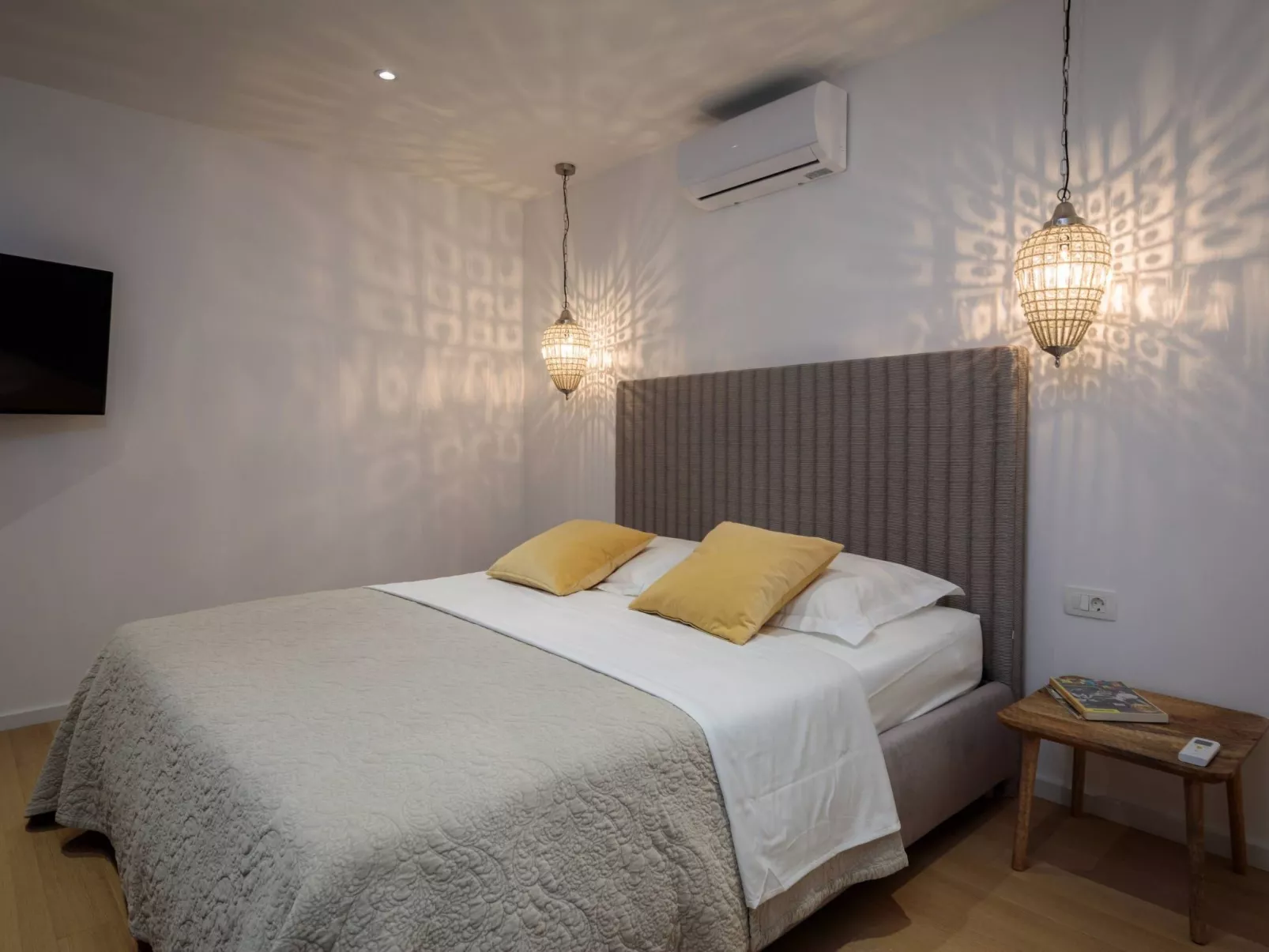 Semper Vivum Villa-Inside