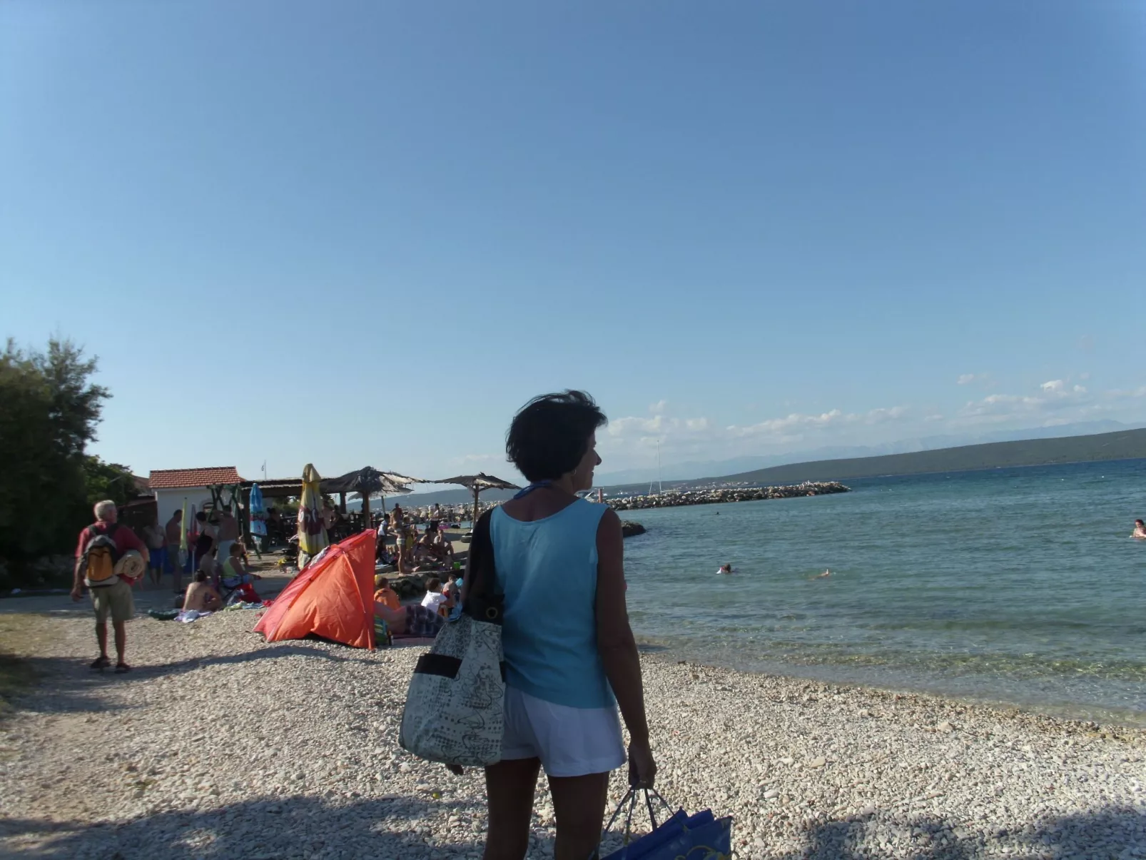 Für sechs Personen mit Terrasse im Erdgeschoss gelegen-Outside