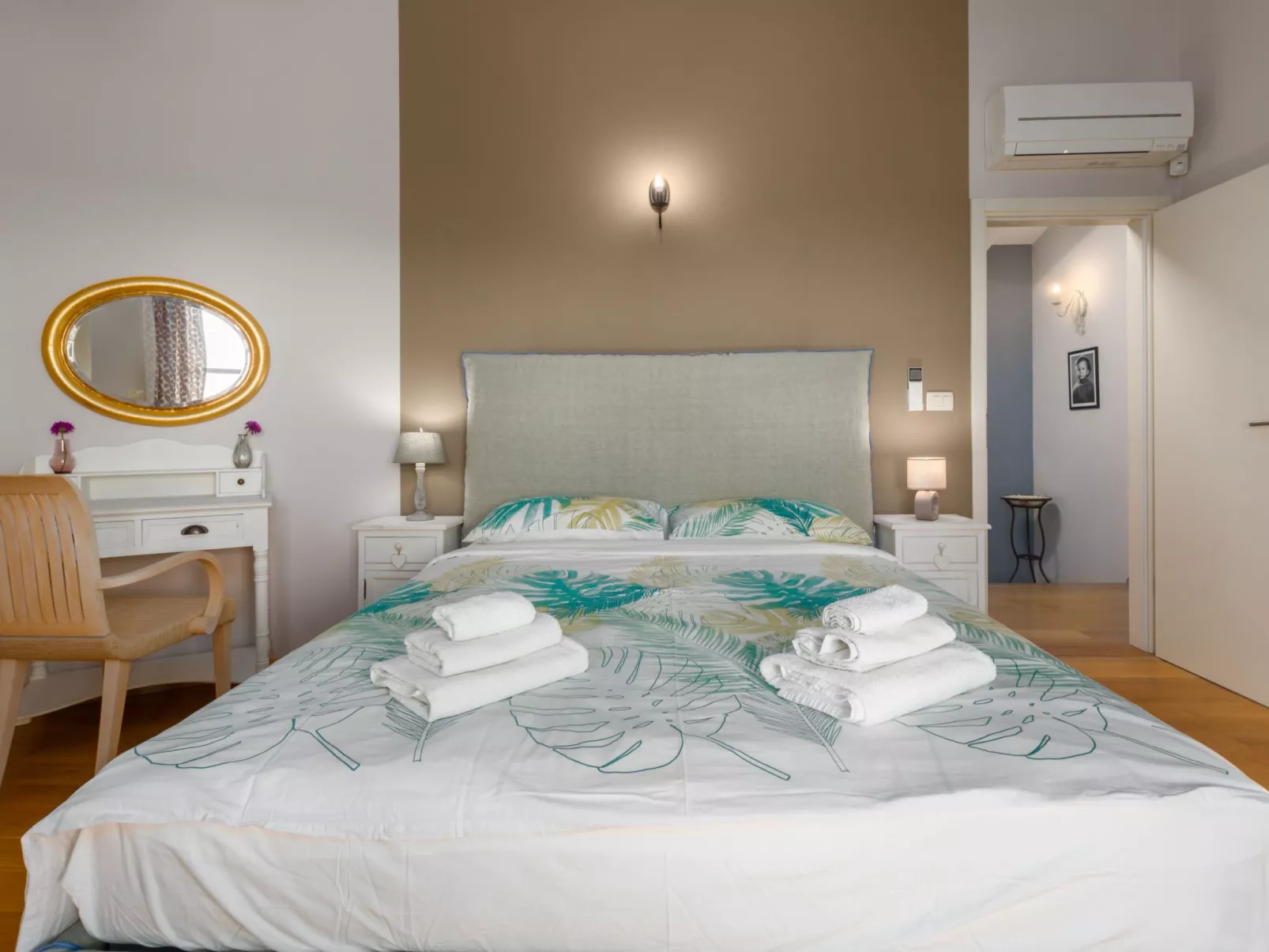 Villa mit Pool, Garten und Sommerküche-Inside