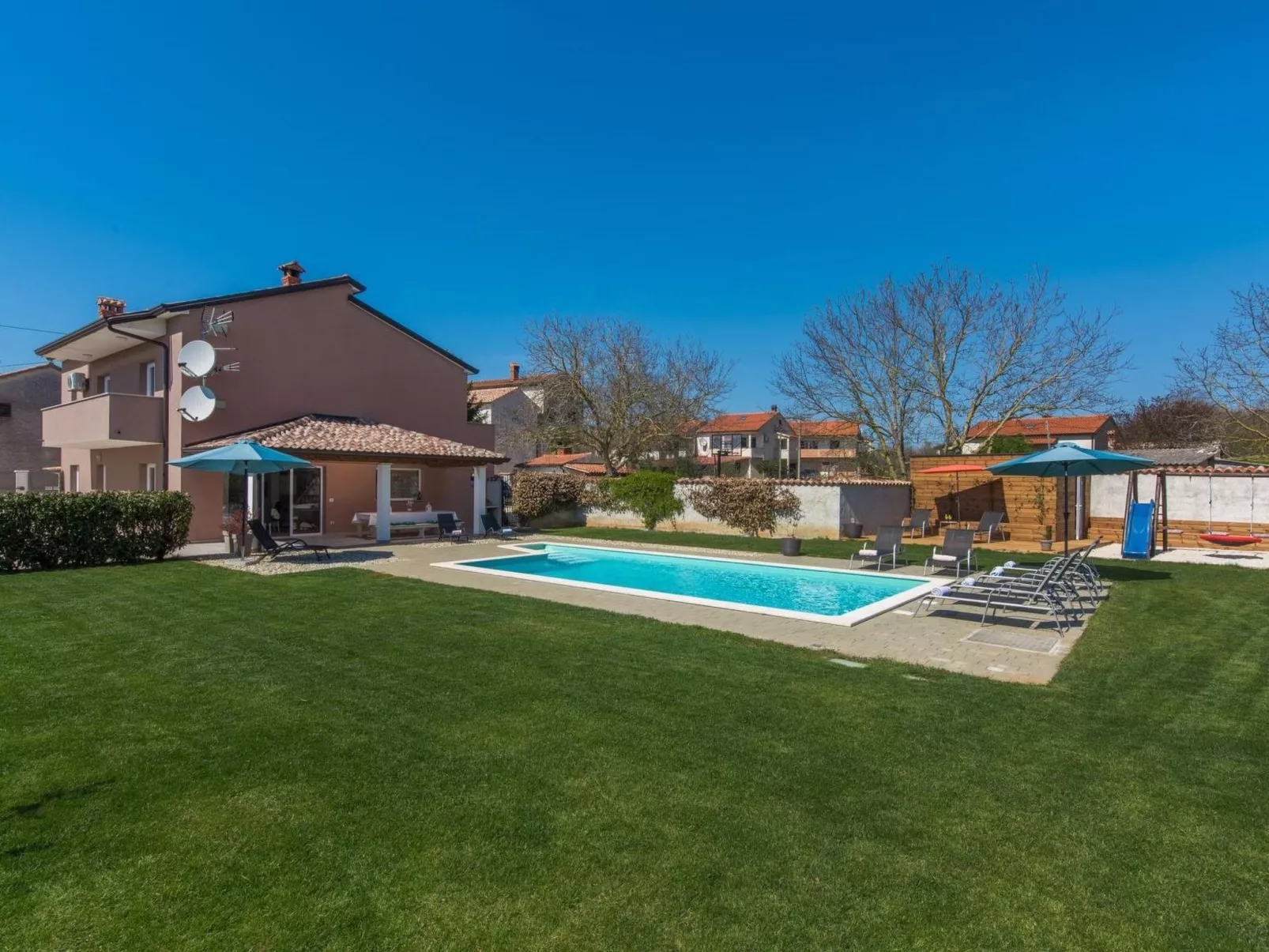 Ferienvilla "Villa Perhat" mit eigenem Pool-Outside