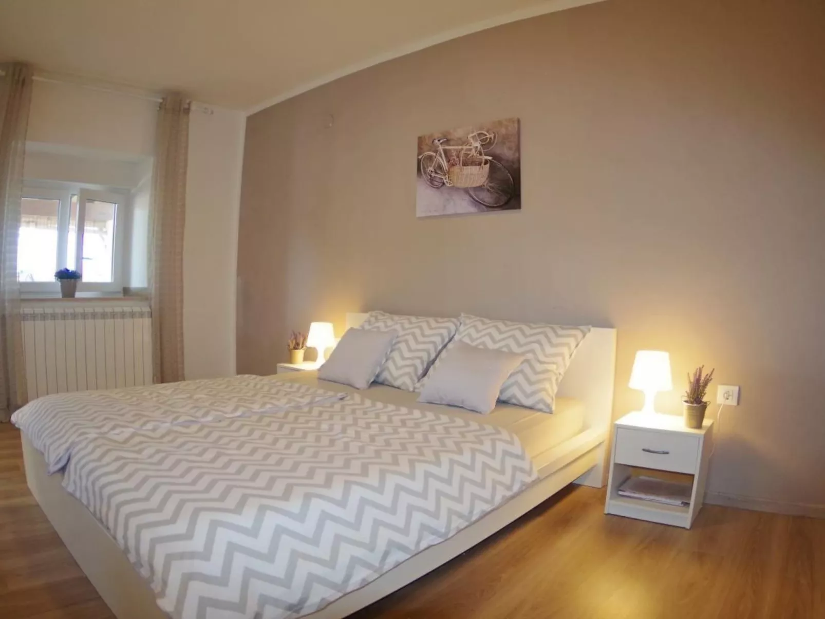 Im Dorf Kujići-Inside