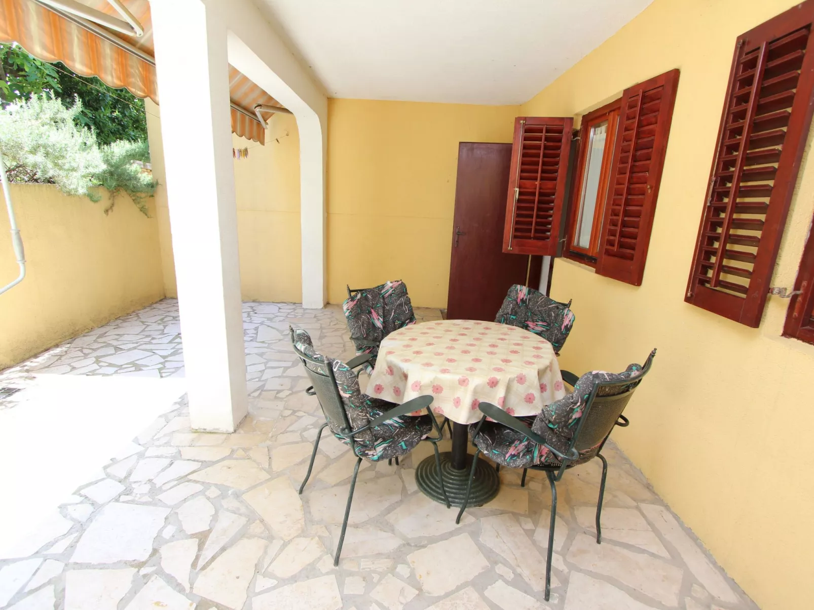 Nette Ferienwohnung in Rovinj mit Offenem Kamin-Draußen