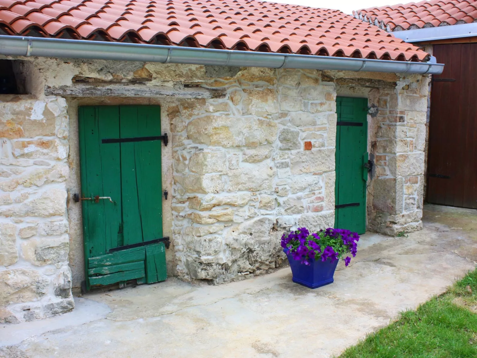 Romantische Villa mit weitläufigem Garten-Outside