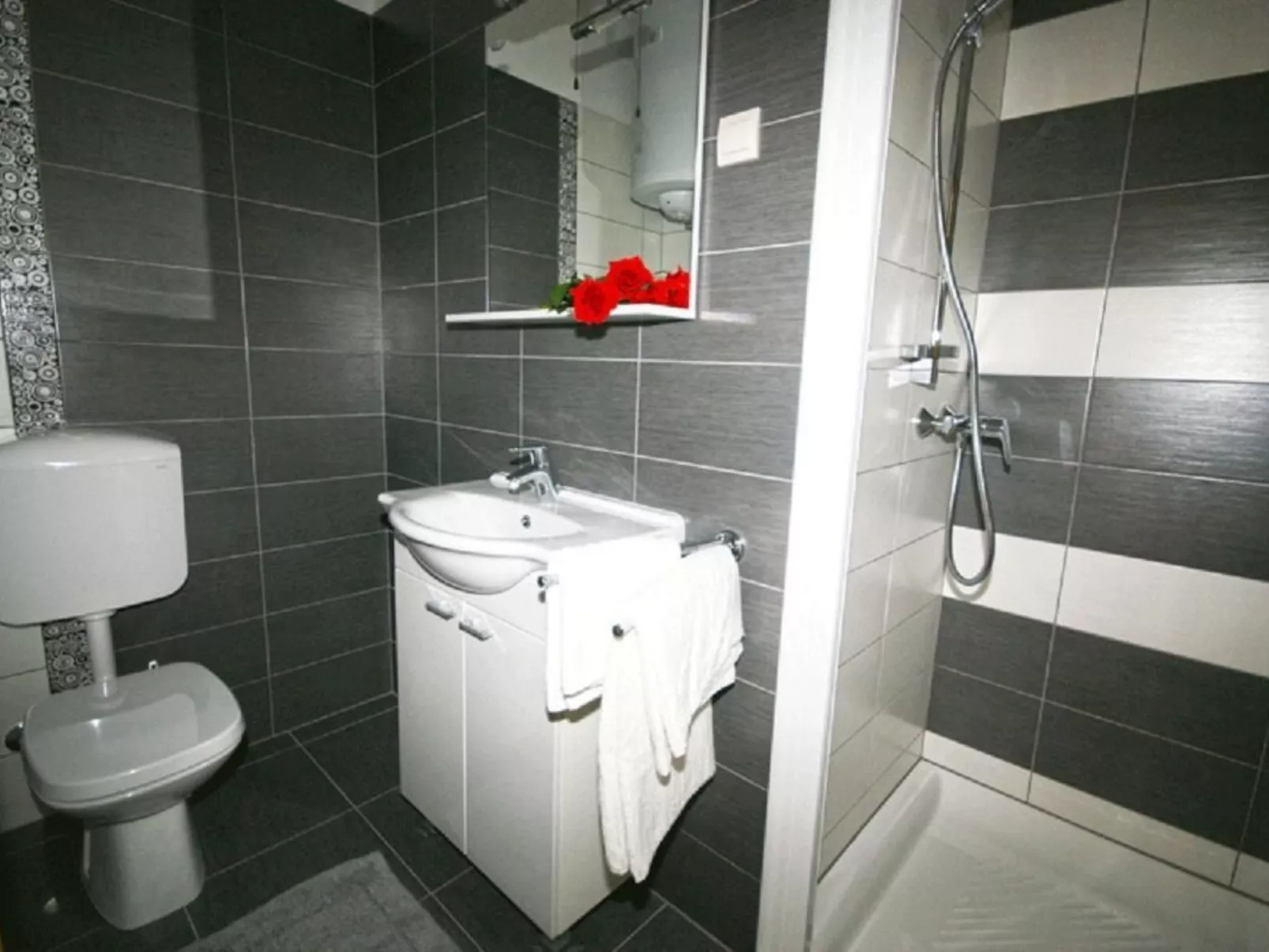 Moderne Ferienwohnung mit Balkonen mit Meerblick-Dedans