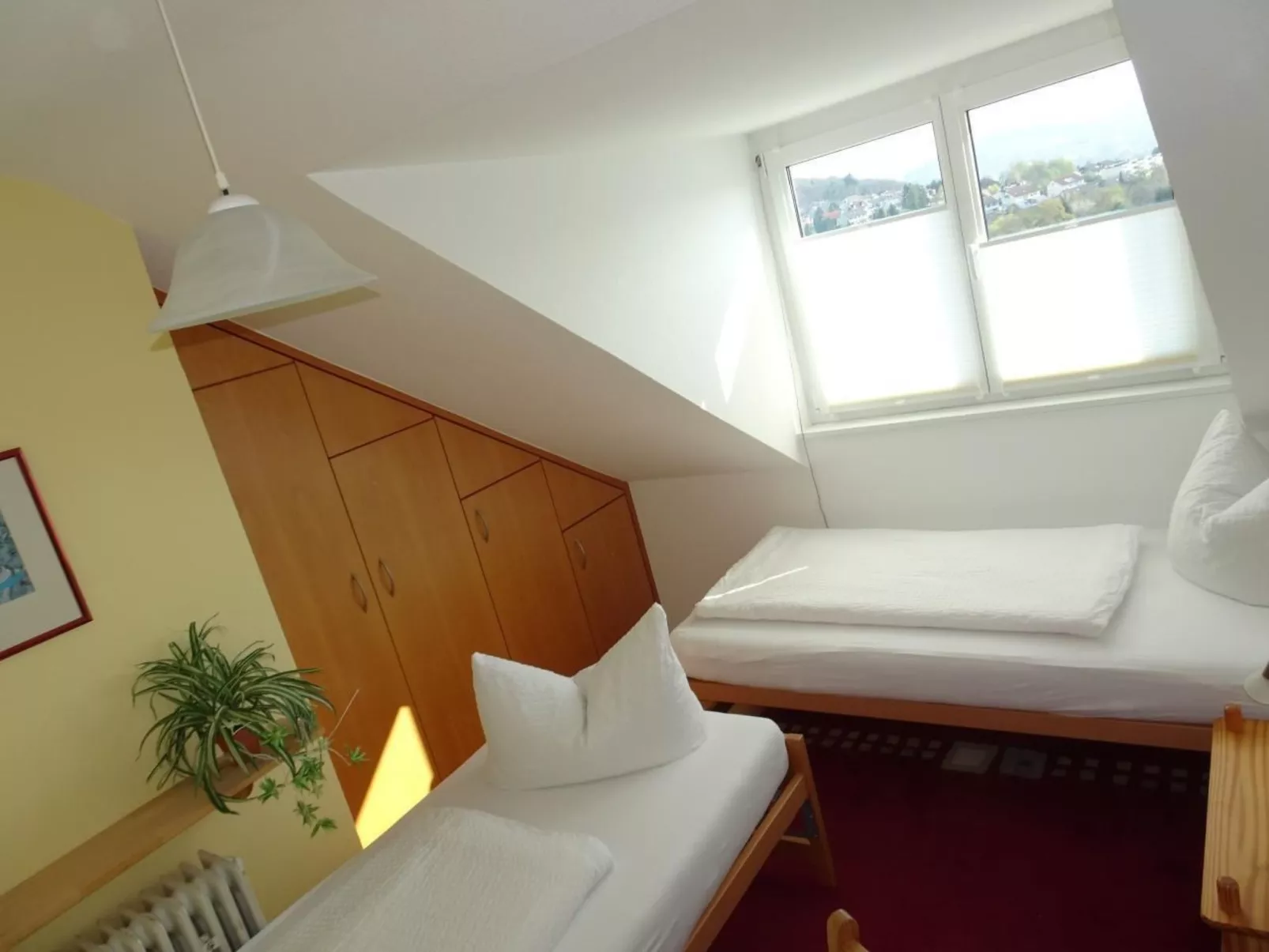 Haus Holzheimer mit Blick auf die Rhön-Image-tags.info