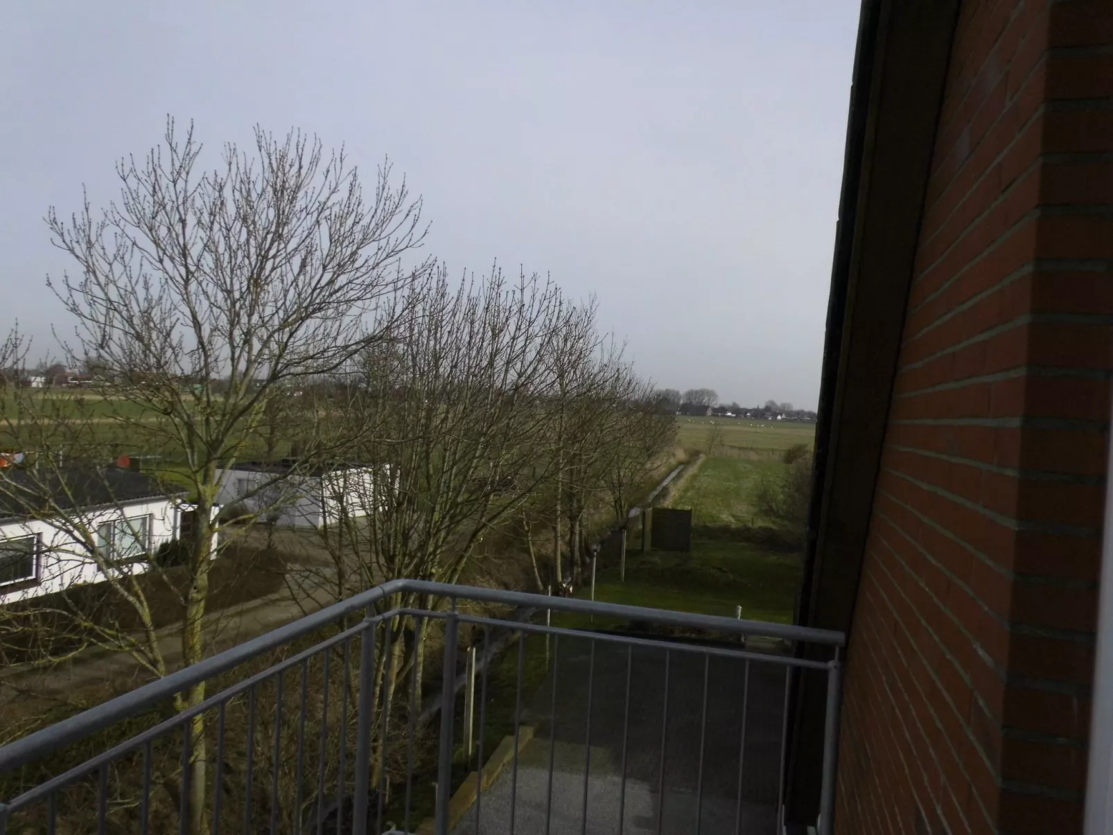 Wohnung in Osterdeich mit Terrasse und Garten-Draußen