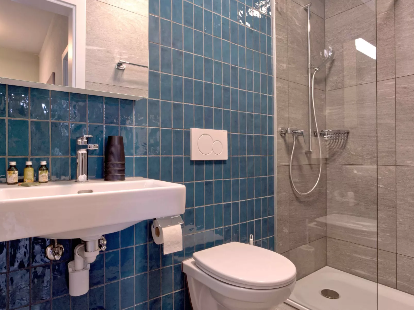 BANK House Suite 204-Inside