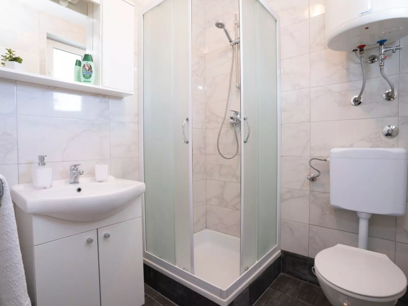 Angenehmes Apartment in Sveti Filip I Jakov mit privatem Parkplatz-Dedans