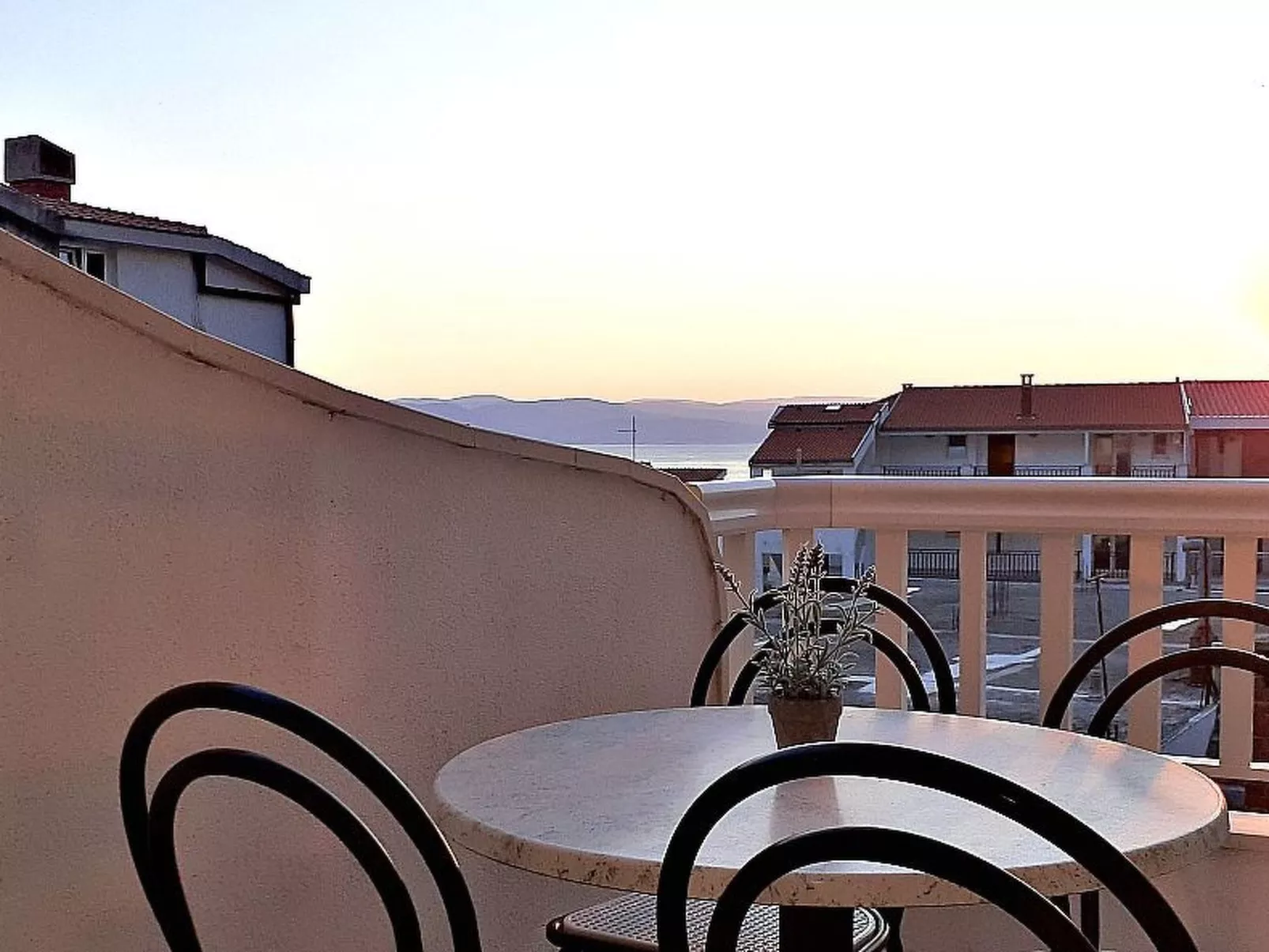 Wohnung mit Balkon und Meerblick in Strandnähe-Inside