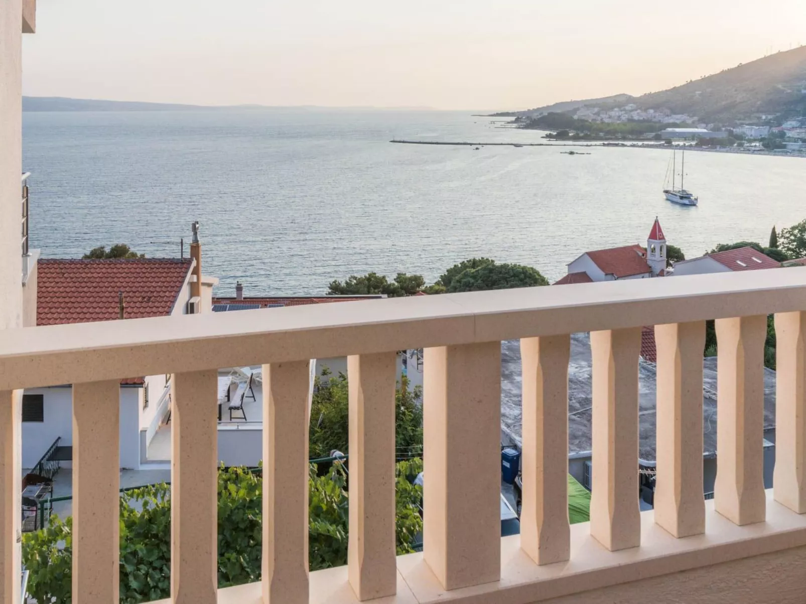 Appartement "Zorka" mit Blick auf das Wasser-Outside