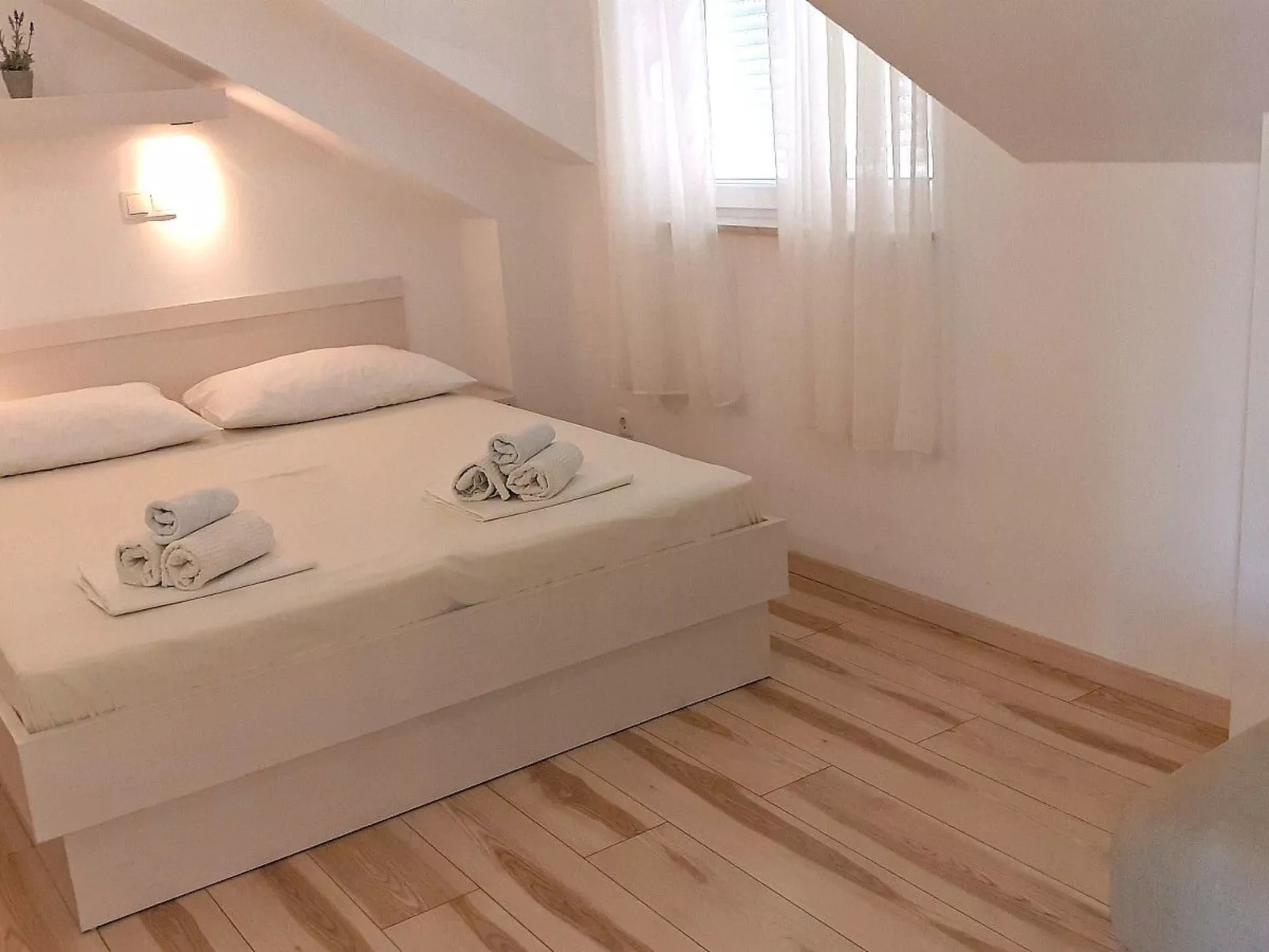 Schöne Ferienwohnung in Baska Voda mit Terrasse-Inside