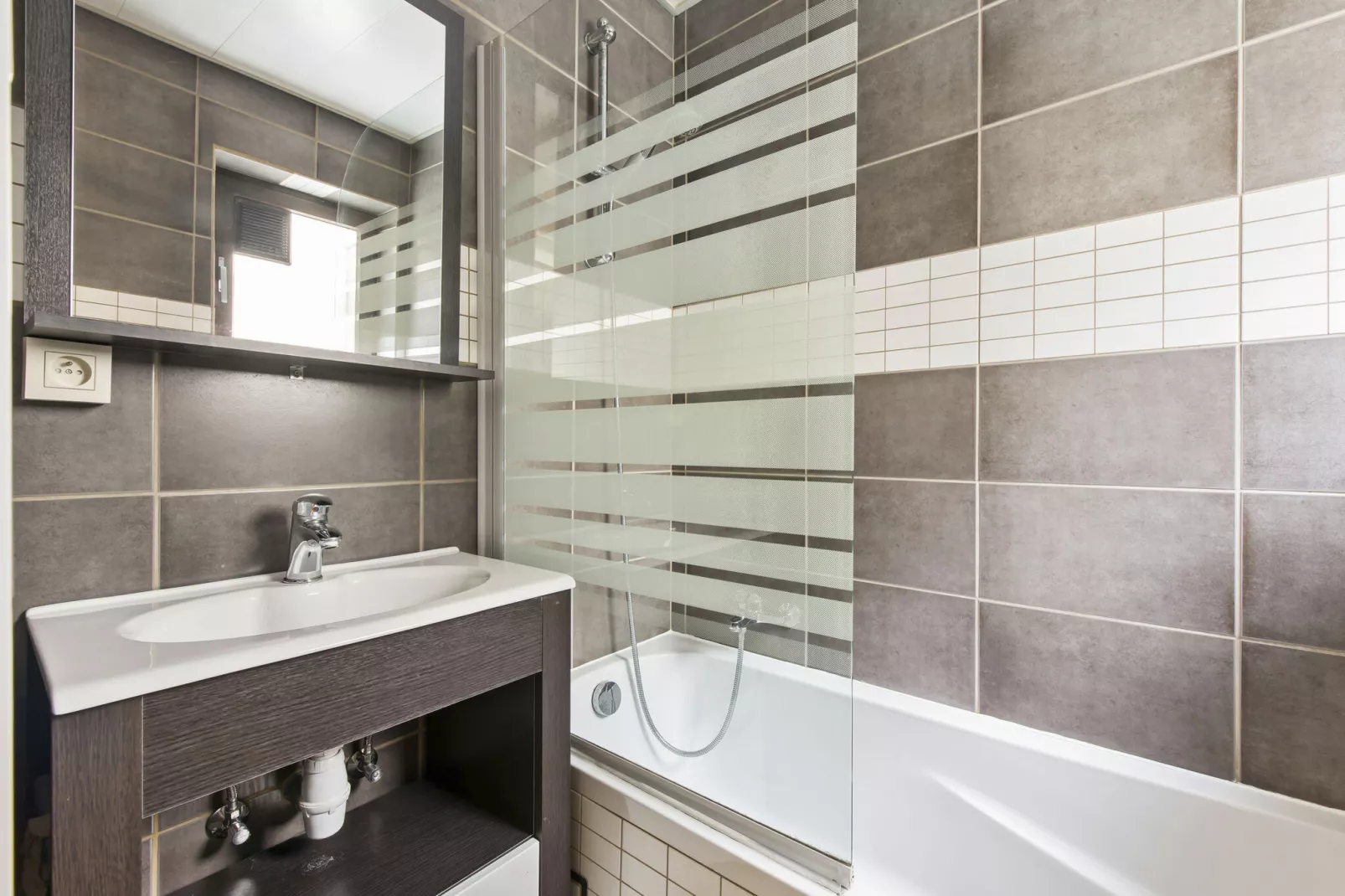 The Gallery DEF D2-Bathroom