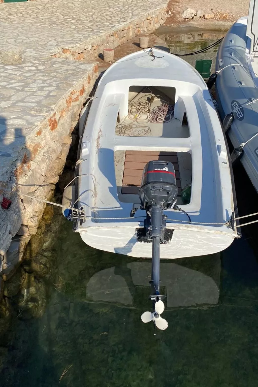 Strandhaus Hela - Ferienanlage Bain, Žut - Kornati-Draußen