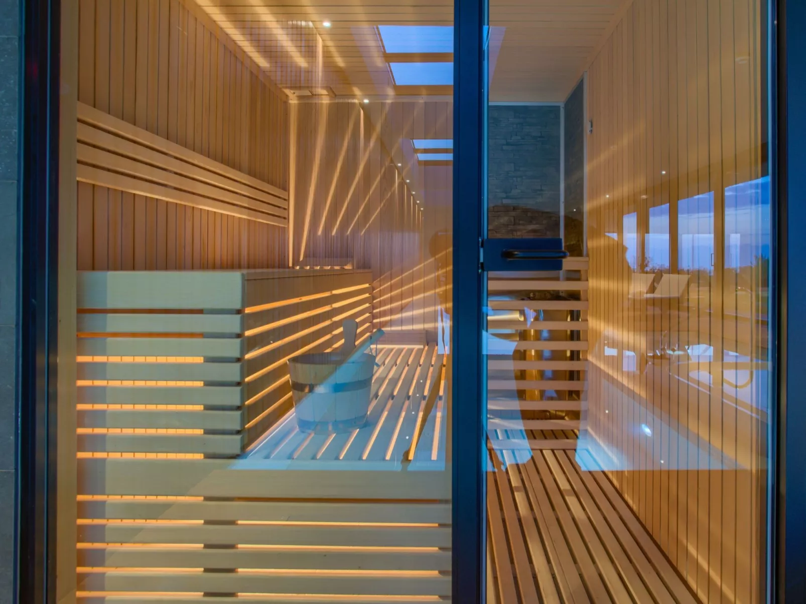 Für 6 Personen und 4 Kinder in Porec-Jurici, Istrien (Westküste von Istrien)-Outside