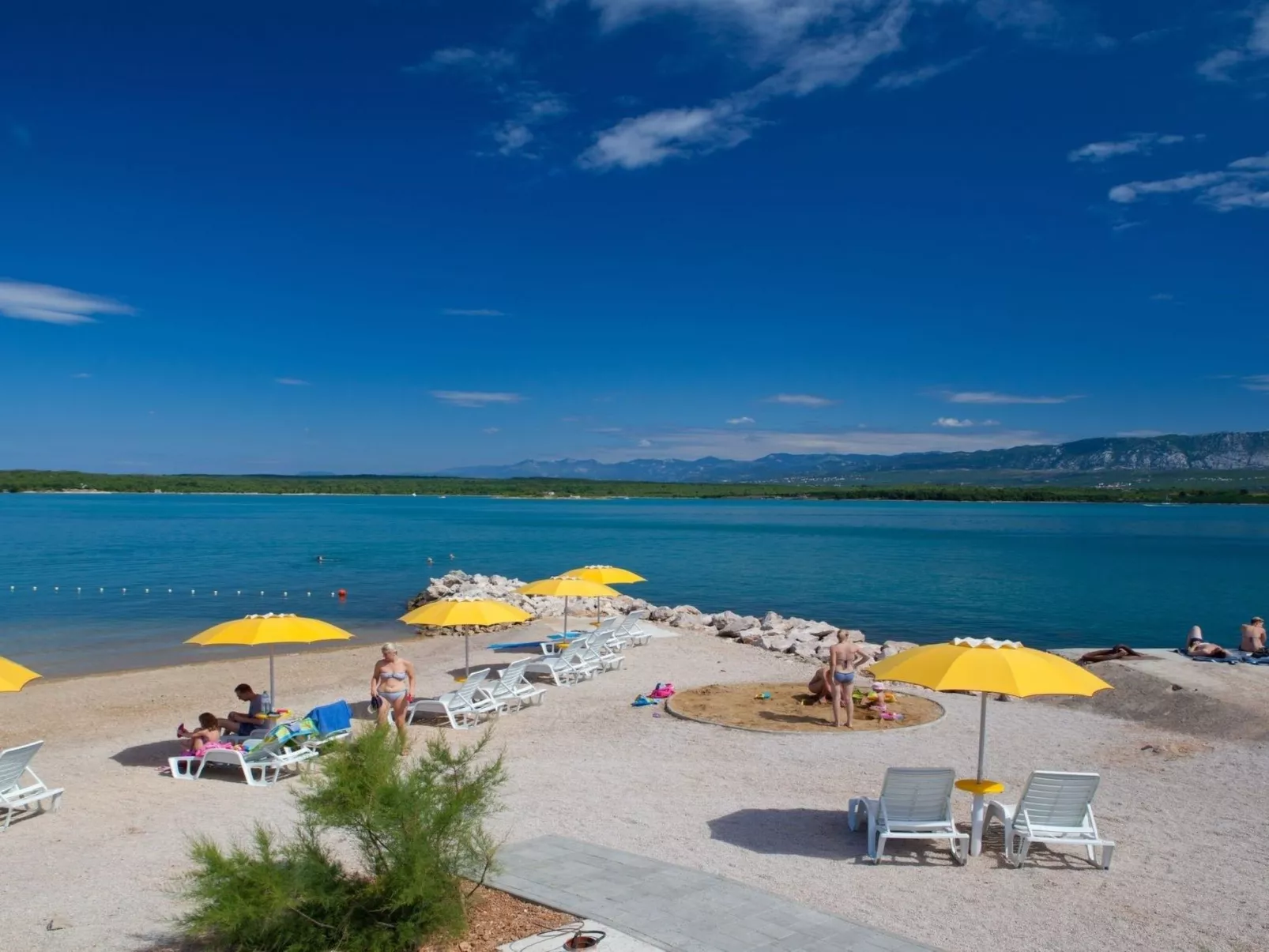 Mit Klimaanlage und Balkon-Draußen