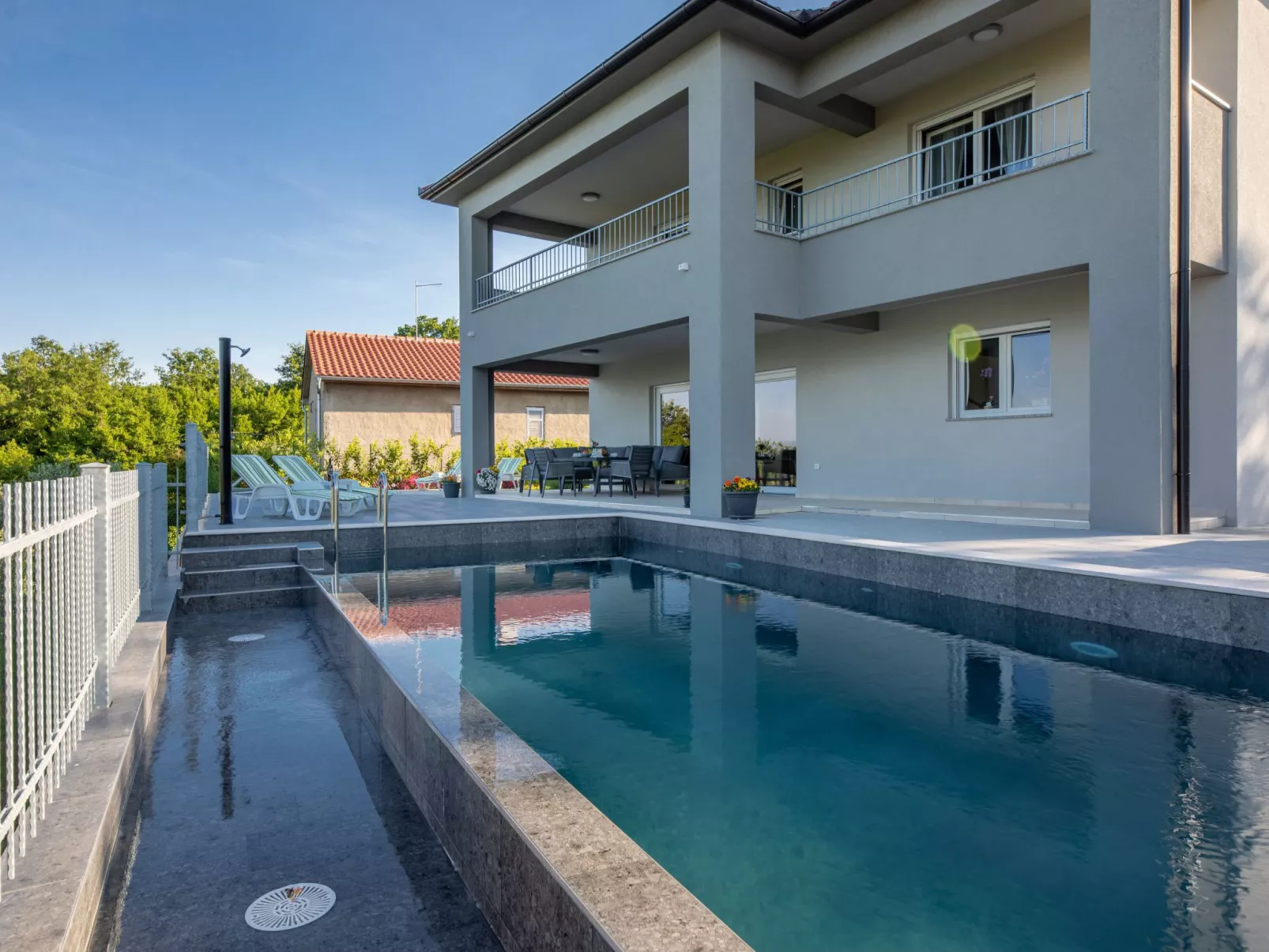 Vila Ema mit Meerblick - Dehors