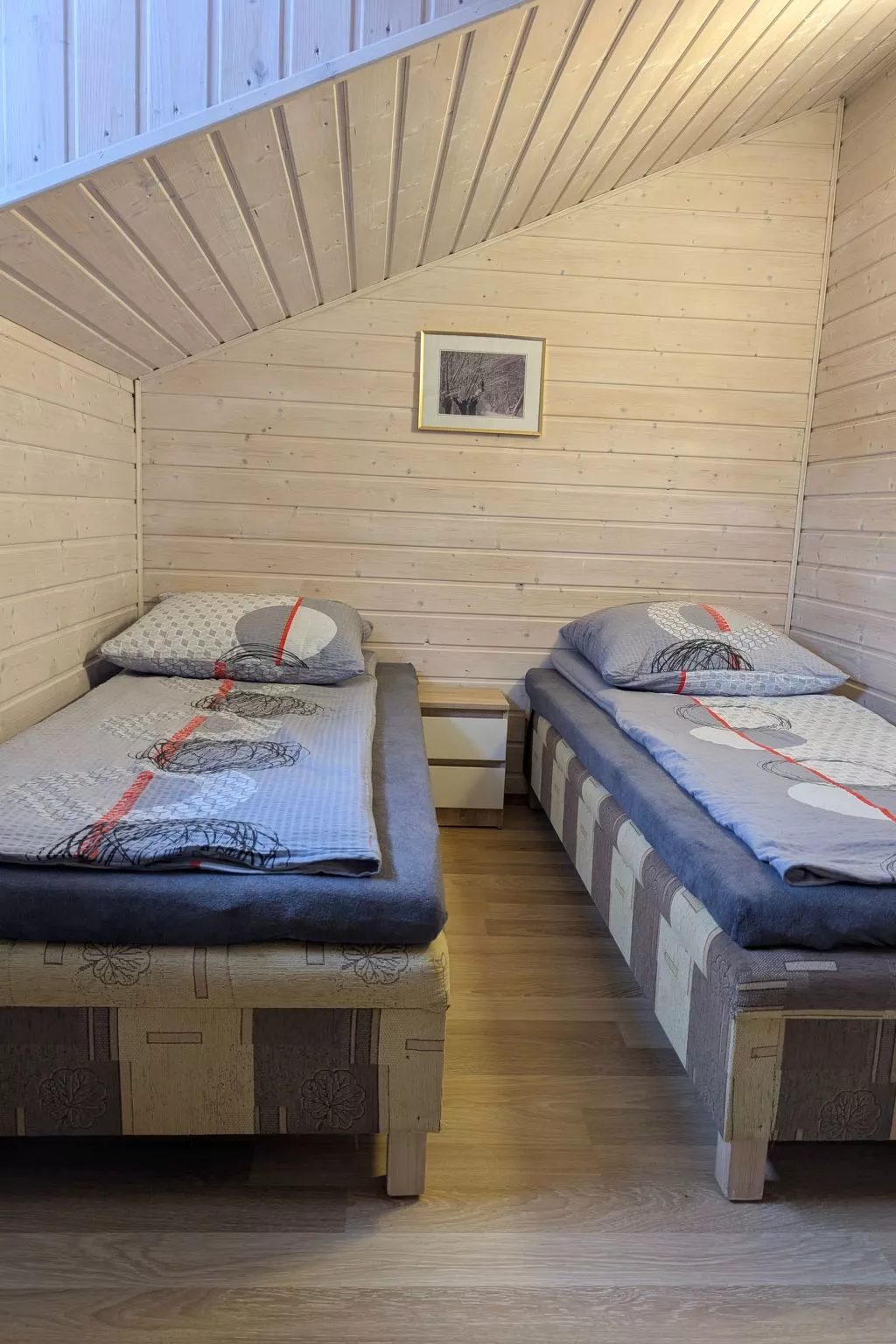 Trebor"-Häuser in einem eingezäunten Gebiet-Dedans