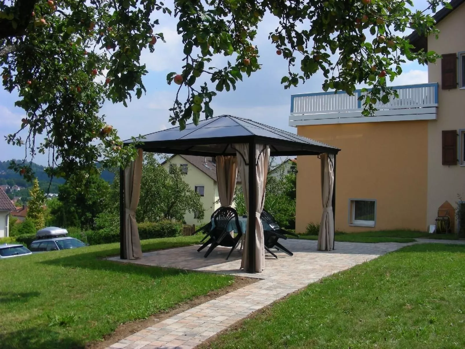 Nette Wohnung in Garitz mit Garten und Terrasse-Image-tags.info