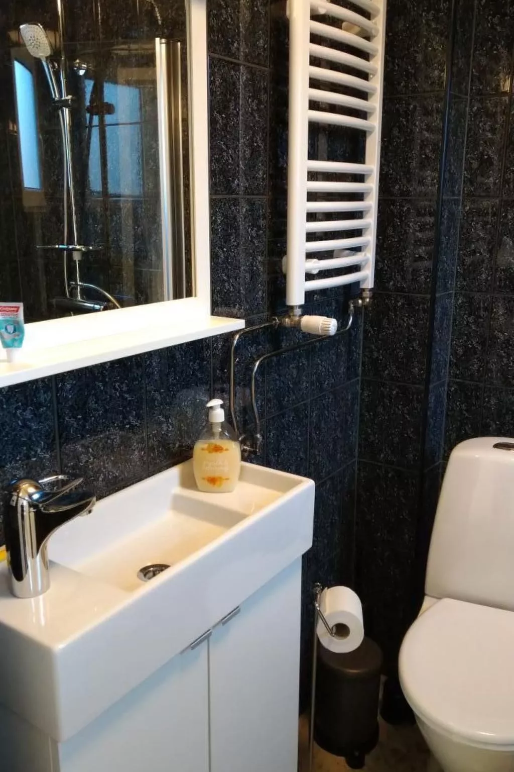 Mit Wasserblick-Drinnen