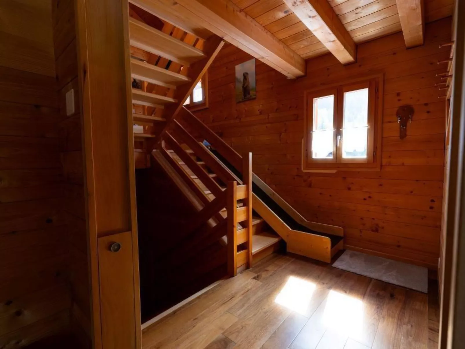 Mit Indoorrutschbahn-Drinnen