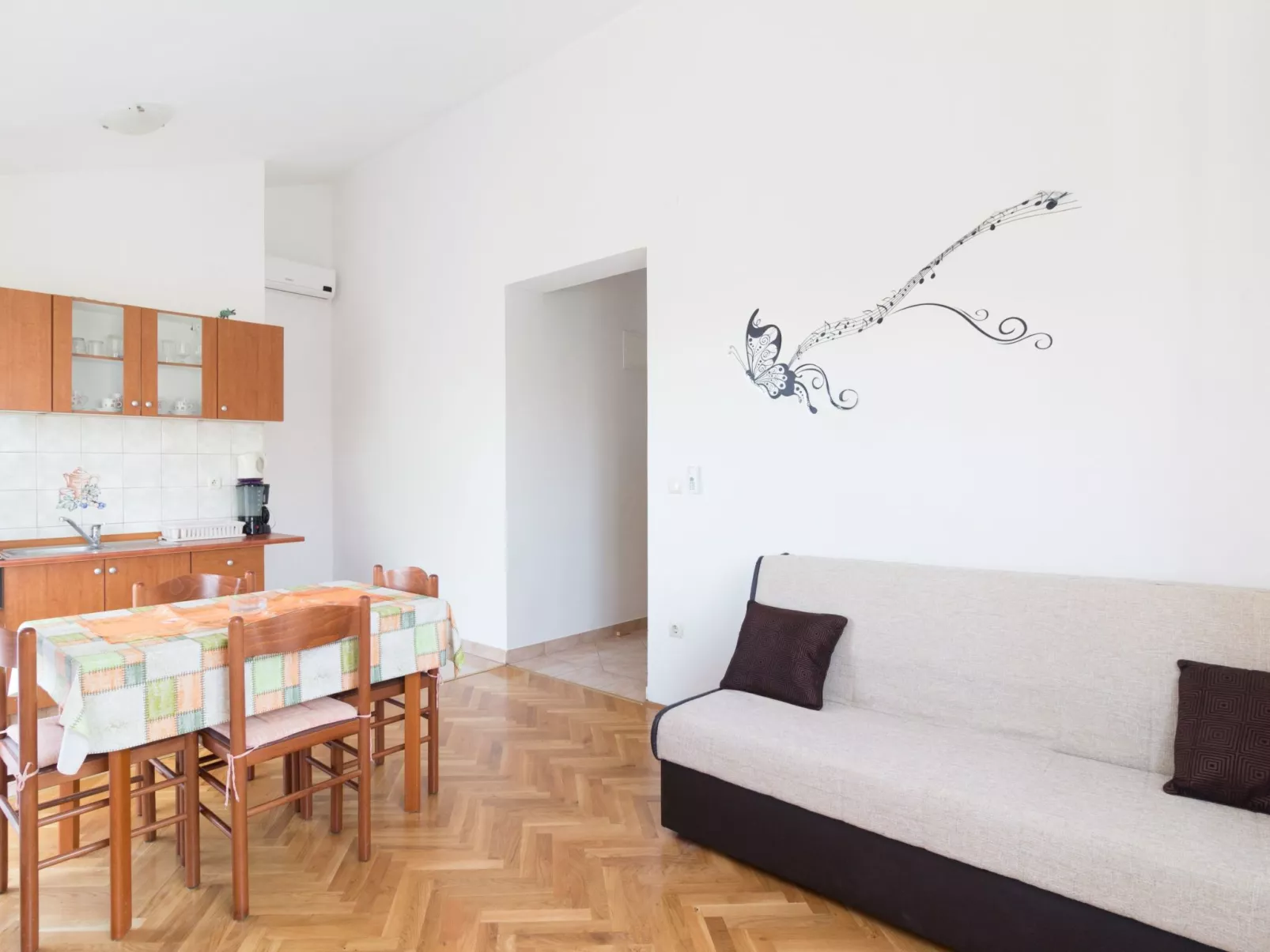 Schöne Ferienwohnungen Casa Nada-Drinnen