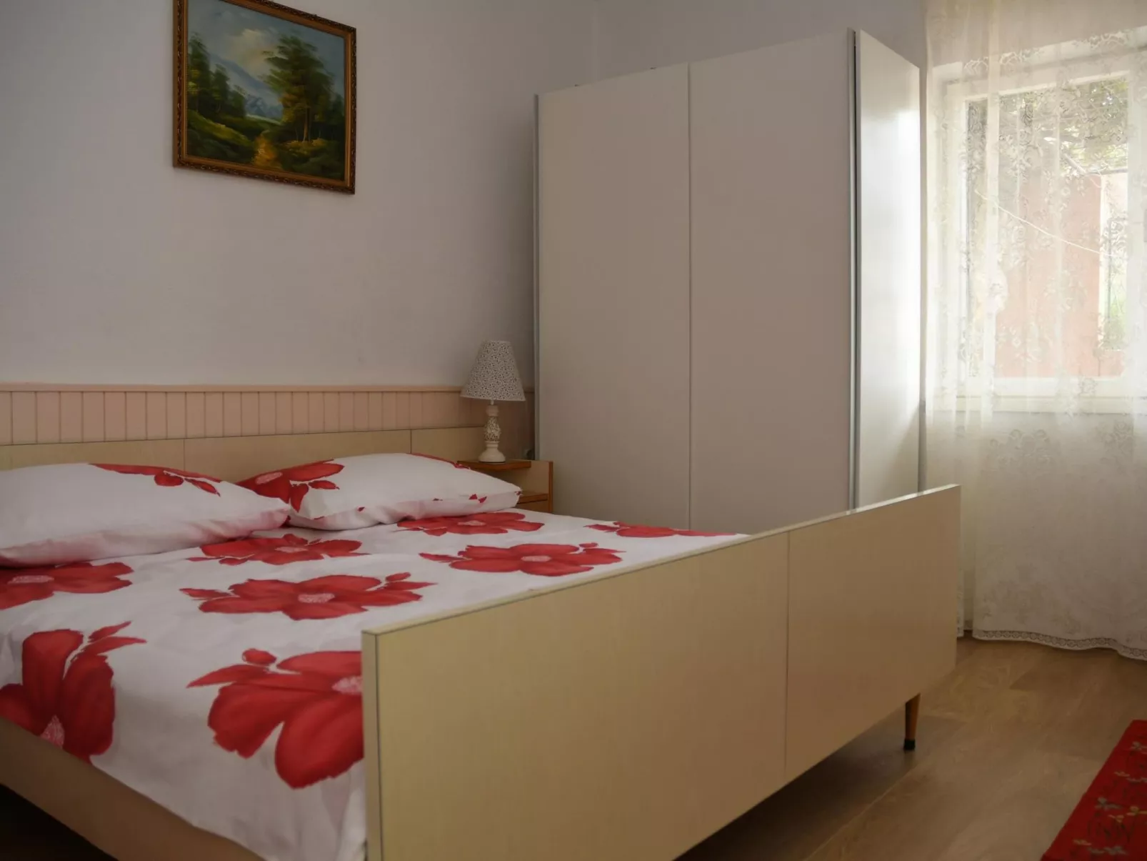 Mit Privatparkplatz-Dedans