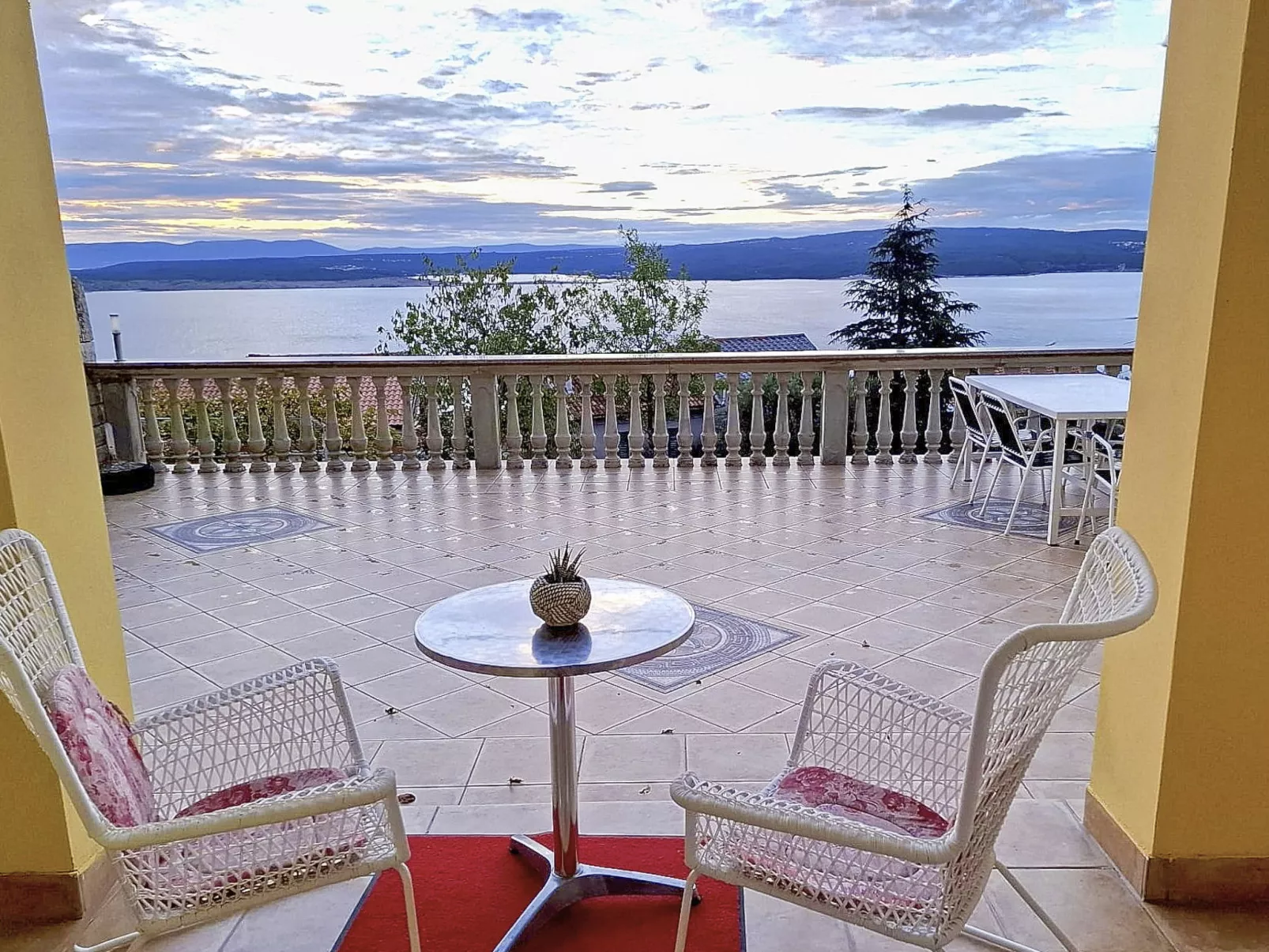 Haus La Dostana-Outside