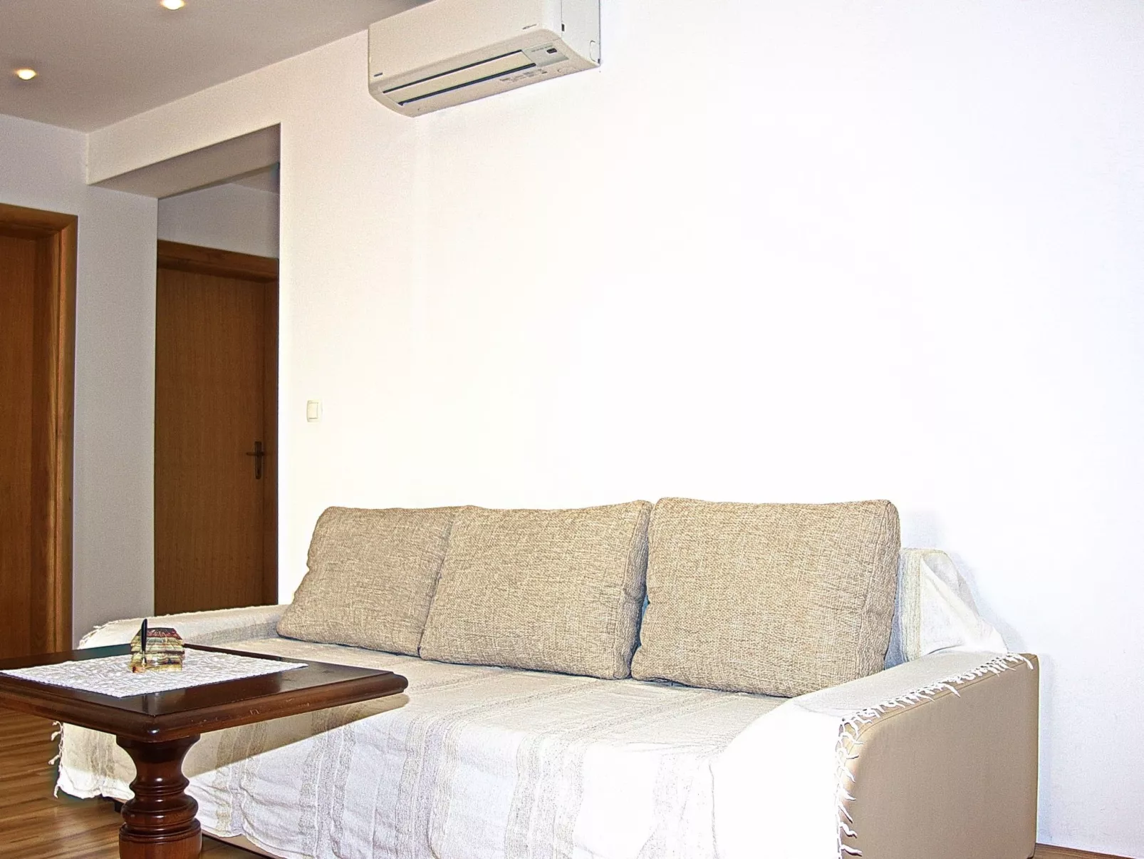 Haus La Dostana-Inside