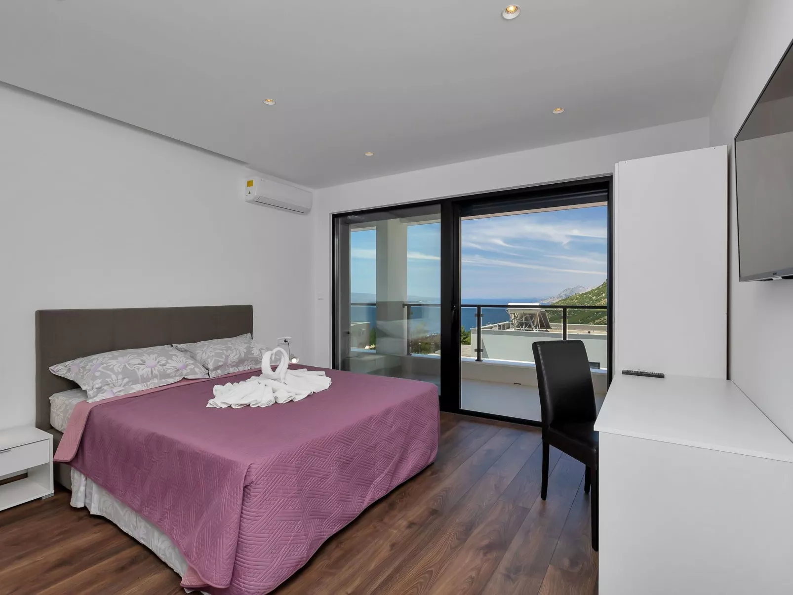 Villa "E"-Image-tags.info