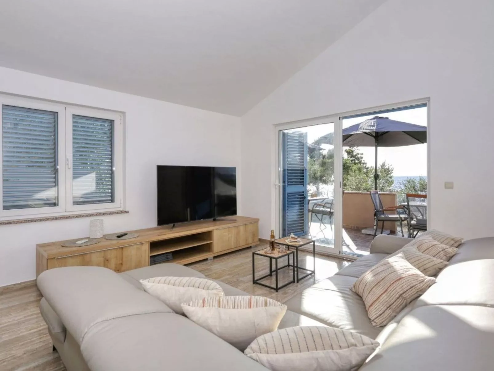 Haus am Strand in Zaton - TA Leut Agency-Drinnen