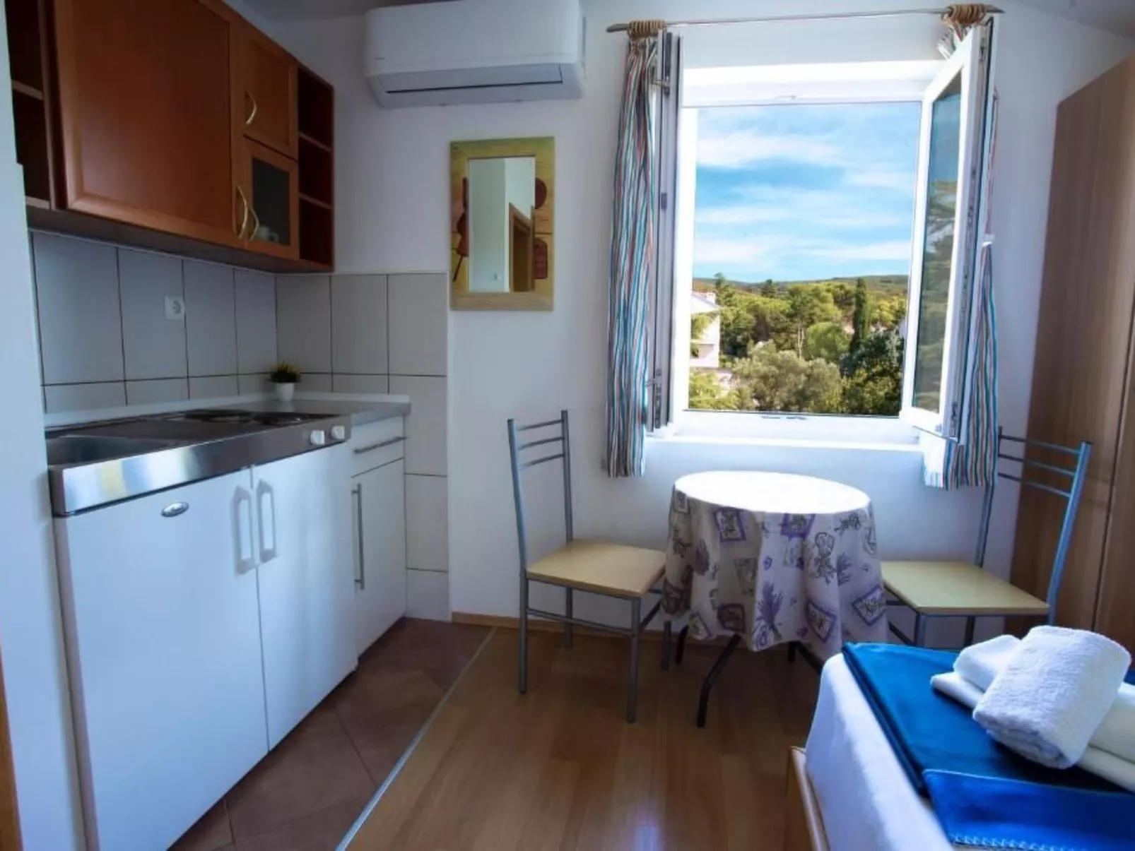 "Buka Calm VIIi-Inside