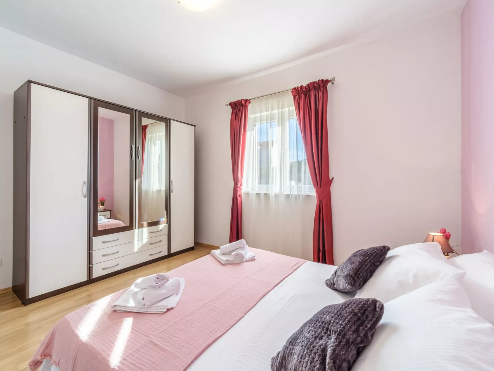 Für 5 Personen ca. 45 m&sup2; in Supetar, Adriaküste Kroatien (Kroatische Insel-Image-tags.info