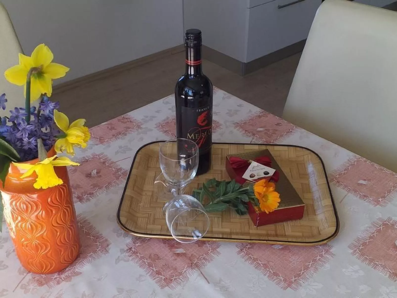 "Neue Wohnung" mit Privatparkplatz-Dedans