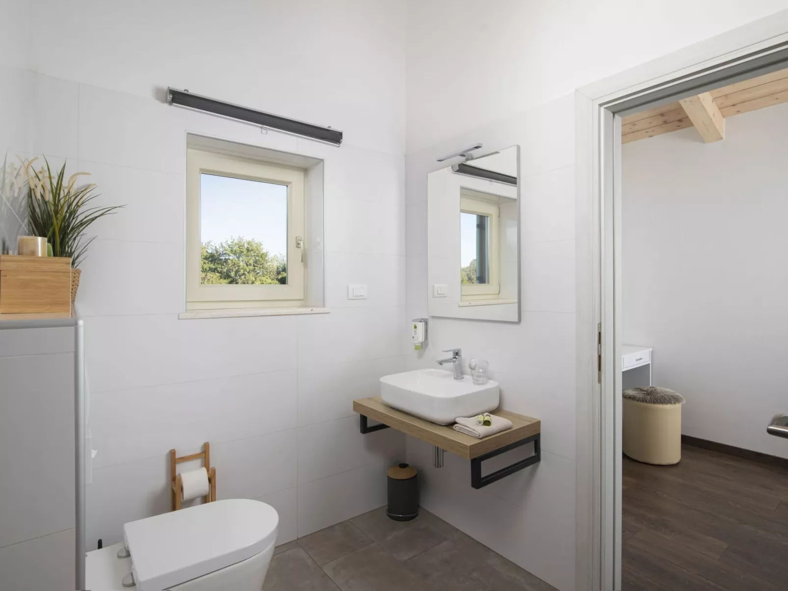 "Villa Matea" mit privatem Pool-Drinnen