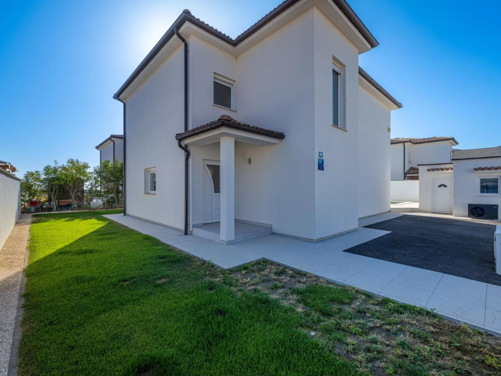 4 Schlafzimmer, 3 Badezimmer, Küche, Wohnzimmer, privater Pool, Grill-Dehors