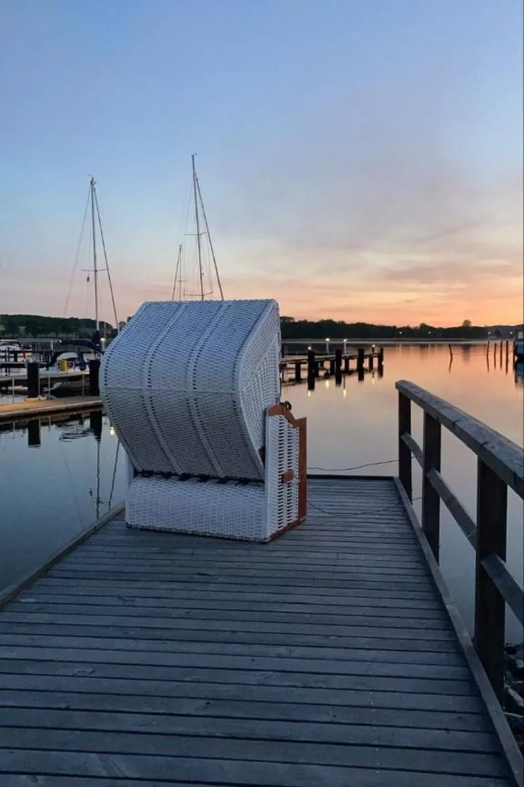 Ferienbungalow mit Terrasse und Seeblick in Sellin-Image-tags.info