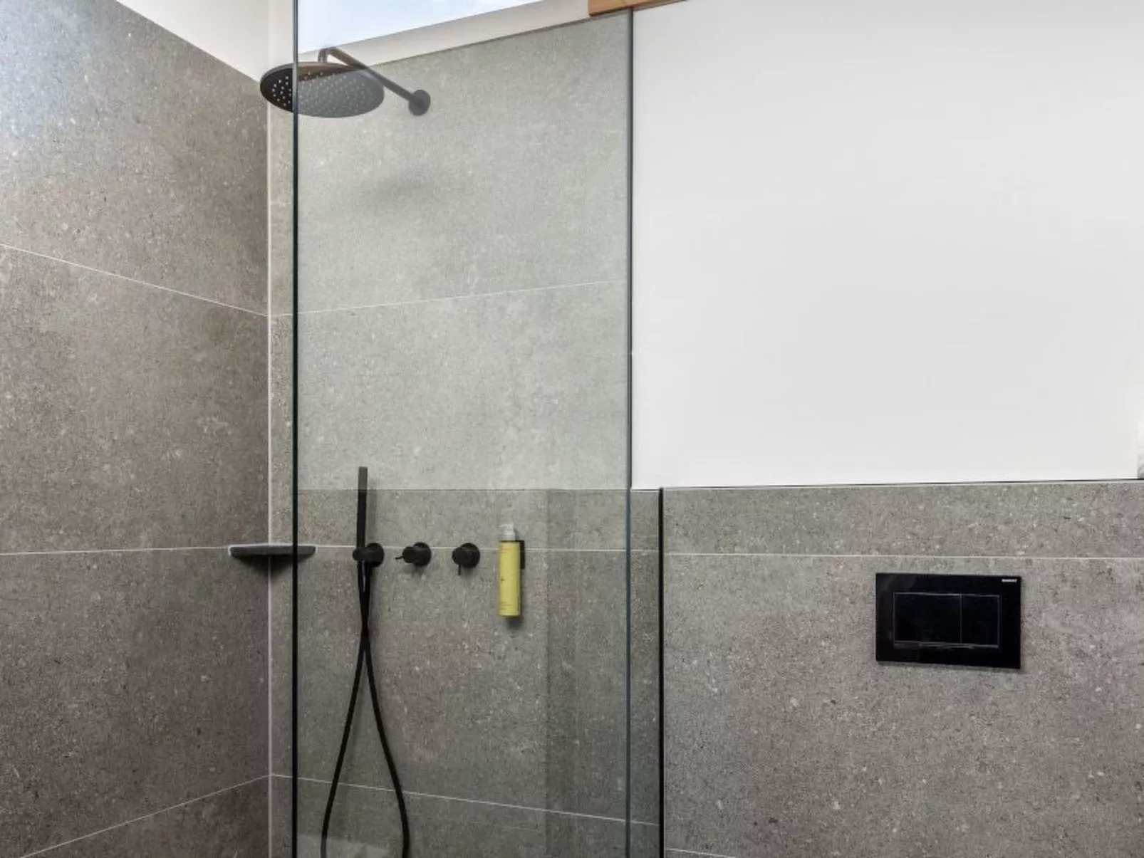 EXCLUSIVE FERIENWOHNUNG MIT EIGENER SAUNA-Drinnen