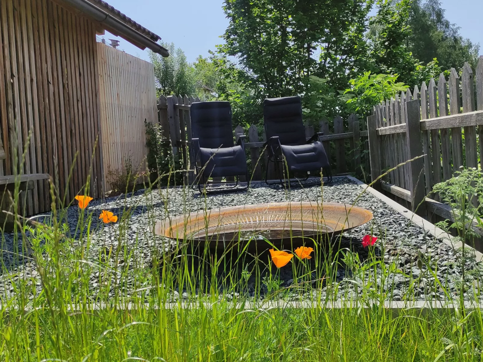 Sonniges Berghaus, ruhige Lage, phantastischer Weitblick-Outside