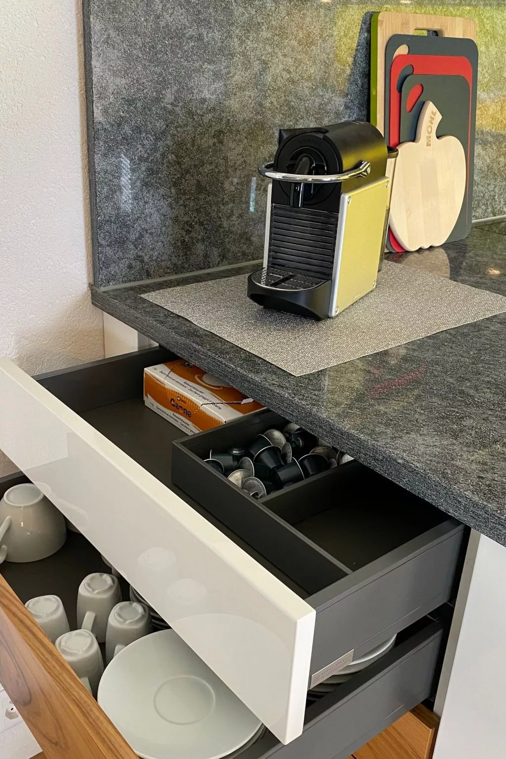 Studio Brienz-Inside