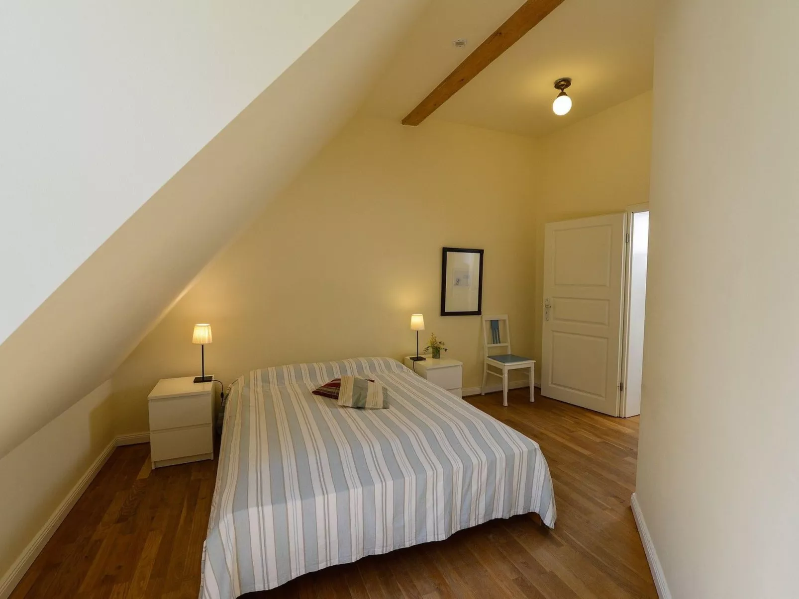 Wohnung im zweiten Obergeschoss des Gutshauses-Drinnen