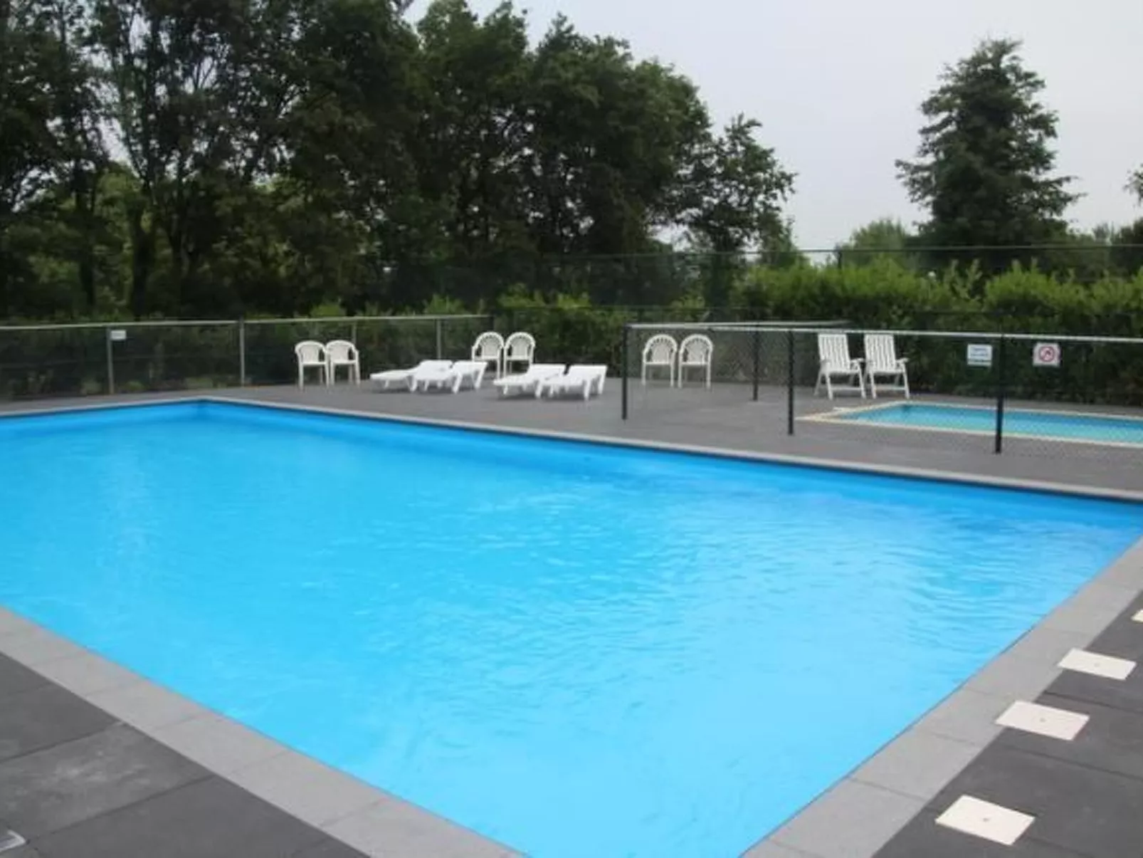 Neuer schöner Bungalow-Outside