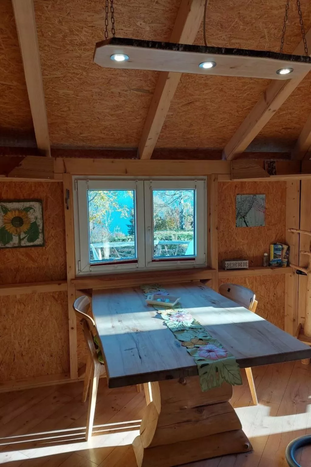 Einzigartige Holzhütte mit Bergpanorama-Image-tags.info