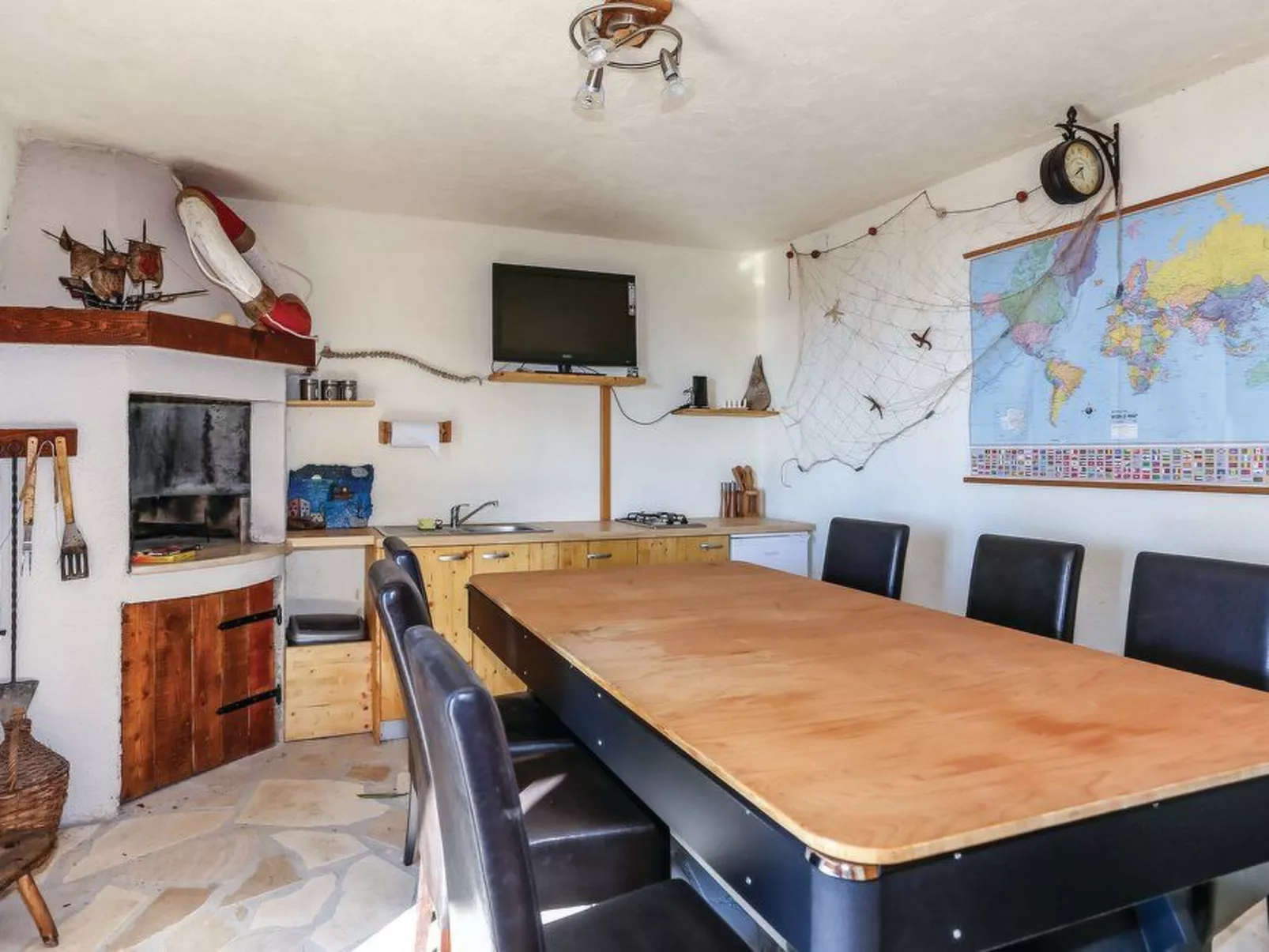 "Villa Petar" mit Infinity Pool-Drinnen