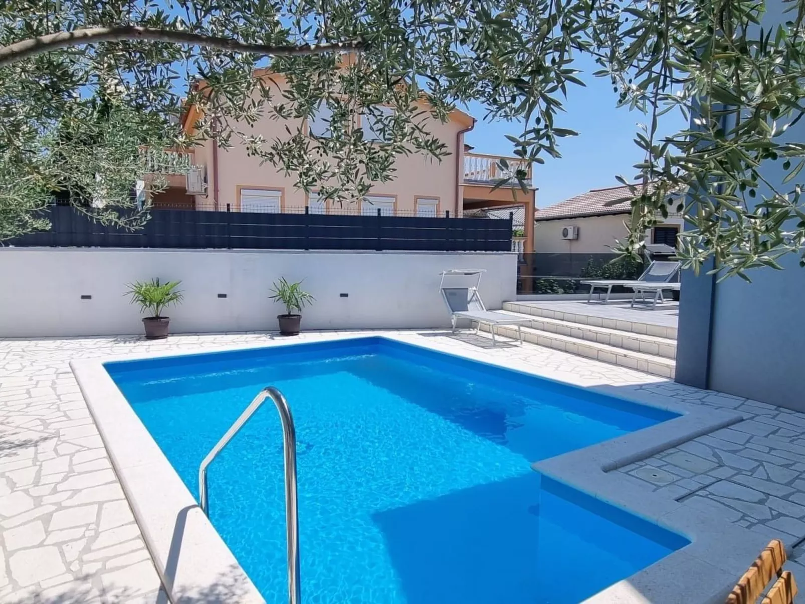 Villa mit beheiztem Pool mit Meerblick - TA Leut Agency-Outside