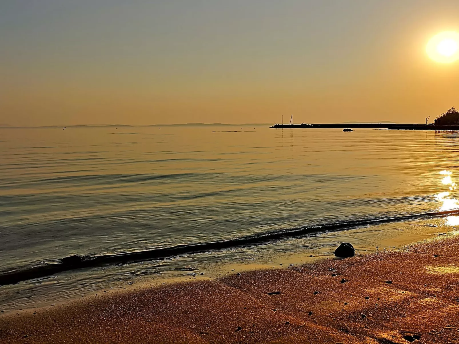 Erdgeschoss-Ferienwohnung mit Garten und Pool-Outside