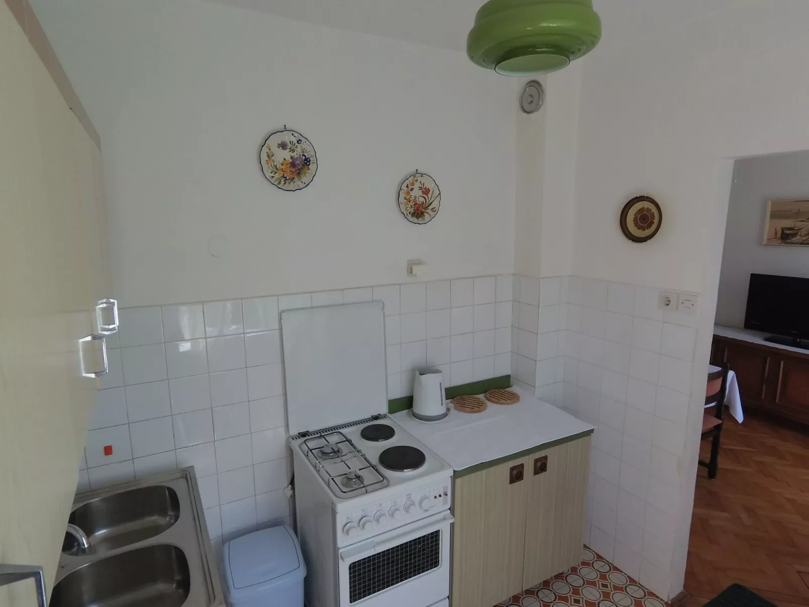 Große Ferienwohnung in Pag mit Privater Terrasse-Drinnen